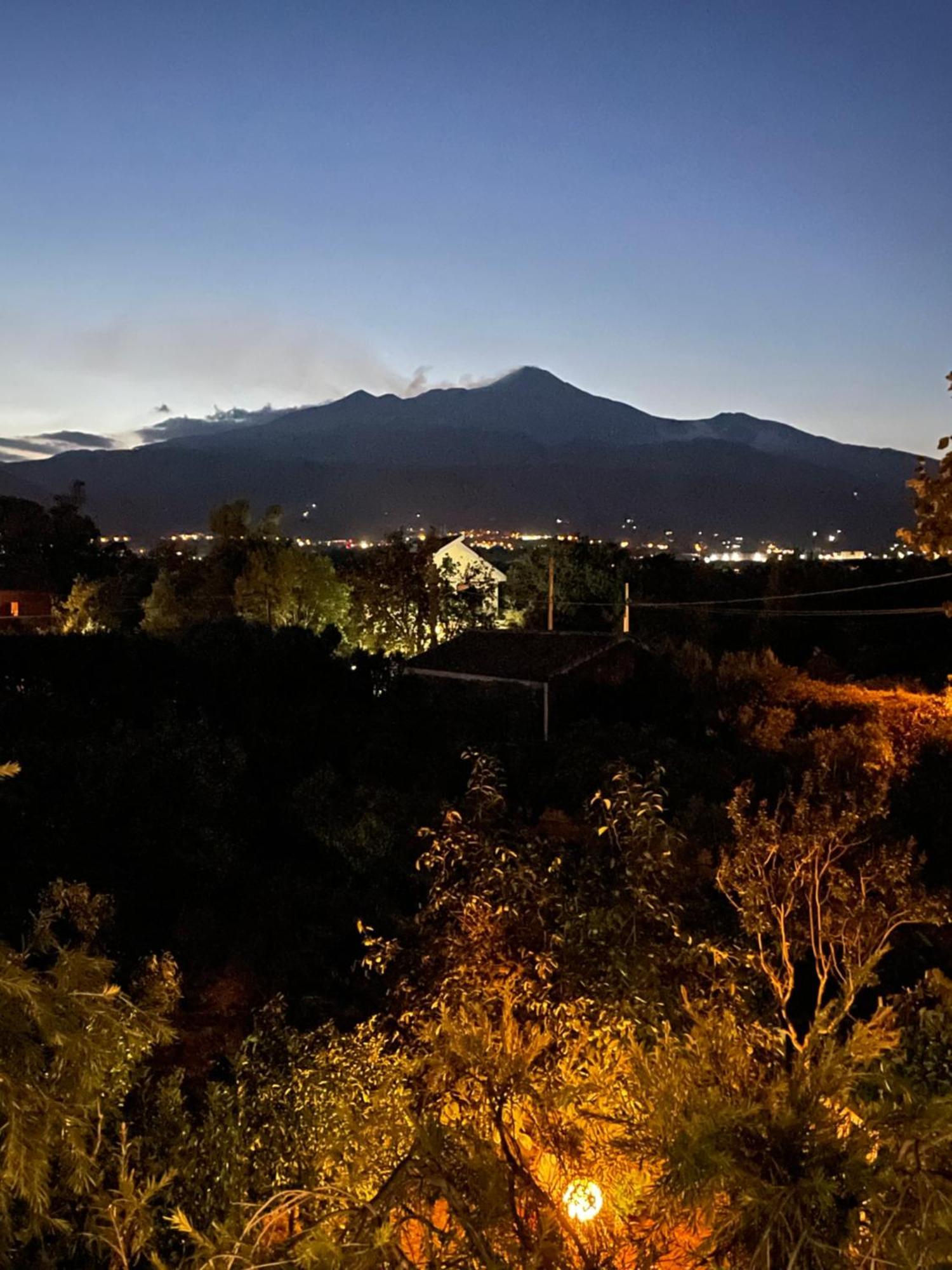 Hotel Linden House Etna Aci SantʼAntonio Esterno foto